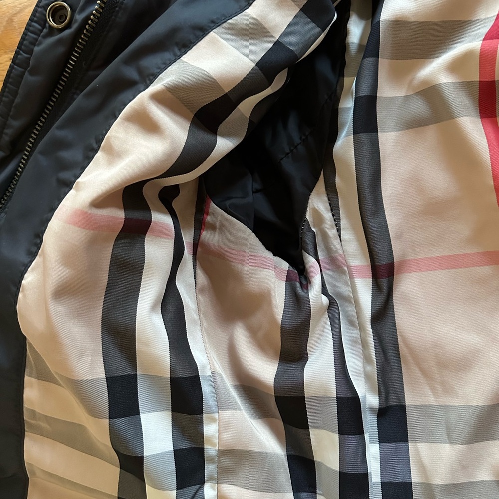 Burberry Black Quilted Women's Coat - Picture 5 of 7